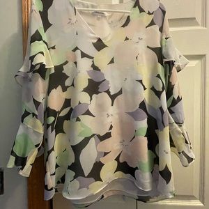 Calvin Klein. Three quarter ruffle blouse. Size Medium